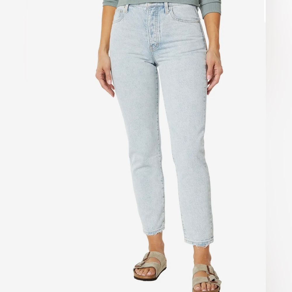 Lucky Brand 
High-Rise Drew Mom in Script size 12/31A